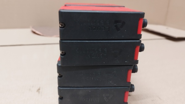 Бесконтактный датчик положения Leuze RT 96K_N-1444-800-46