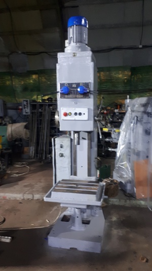 Сверлильный станок 2н135