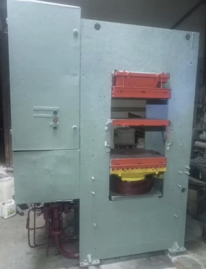 Пресс вулканизационный 250-600. Усилие 250т