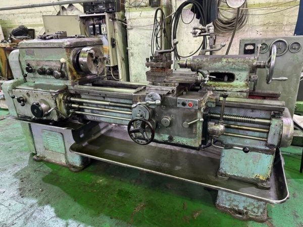 Токарный Винторезный станок, 1к62 РМЦ 1000 мм