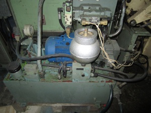 Экструзионно выдувная машина Chodos 0414