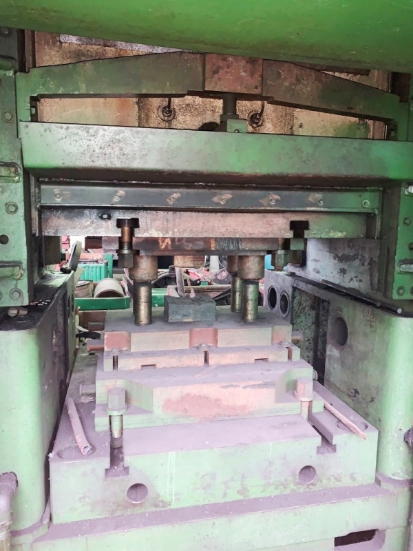 Пресс кривошипно-коленный чеканочный 2500 тс КБ8344 / 504.003.844