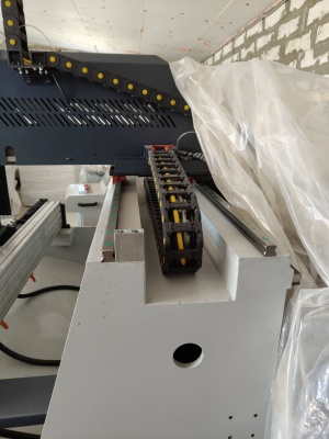 Одношпиндельный фезерный лазерный станок с ЧПУ