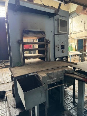 Пресс вулканизационный 250-600 4э