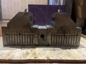 Блок тисков пара для каретки на станок резьбонарезной 5993-5А993