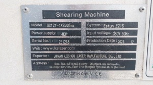 Гидравлические гильотинные ножницы LXSHOW QC12Y-4